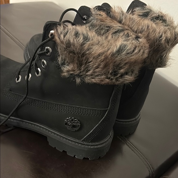 Timberland Winter & Rain Boots with Fur Lining - Picture 4 of 7